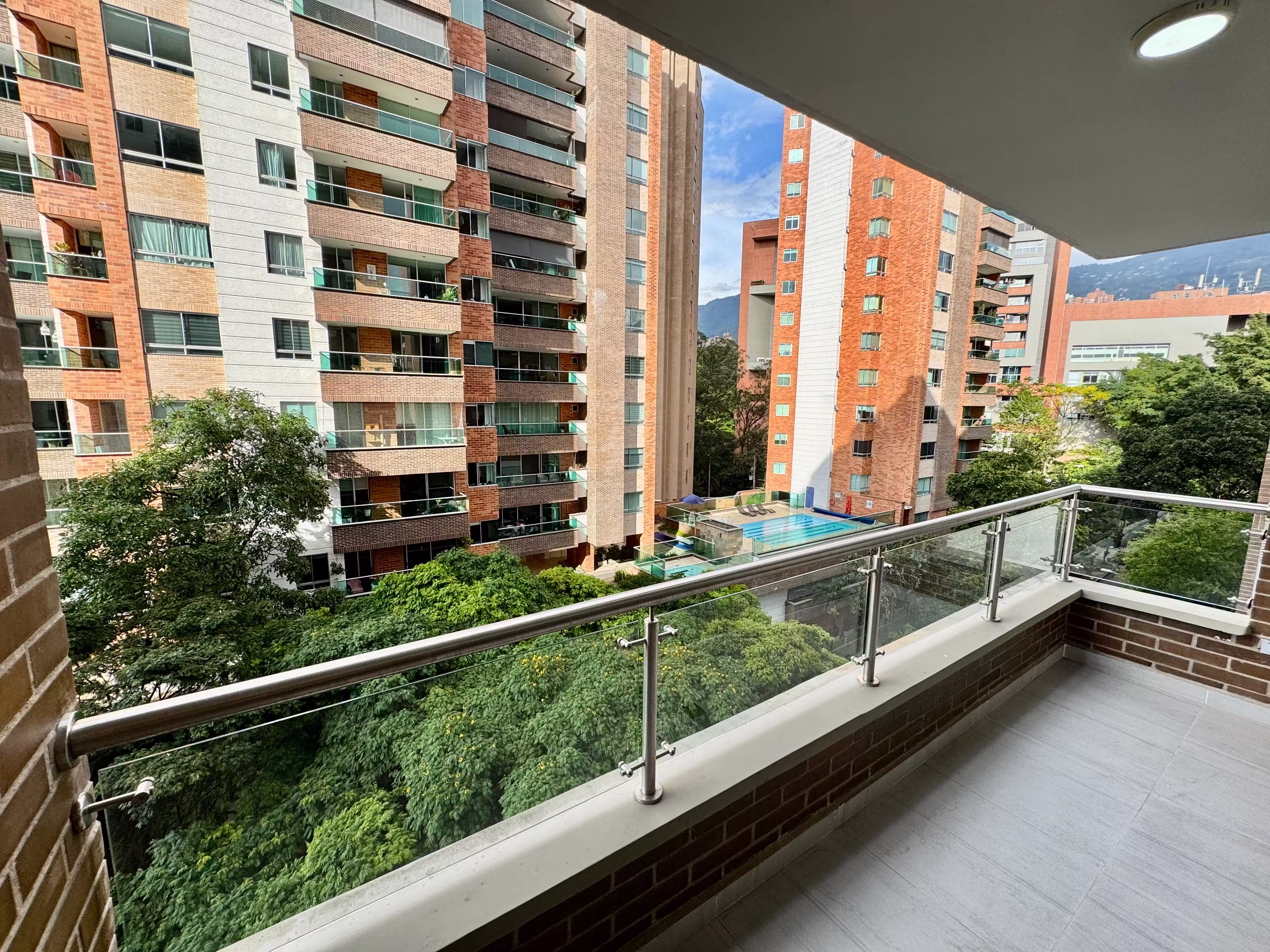 Foto principal de Apartamento de lujo en Envigado, Zuñiga, 163 Mt2 - Con dos parqueaderos sencillos